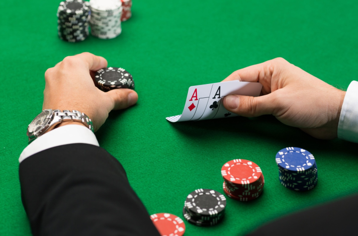 Unpredictable poker players and how to handle them